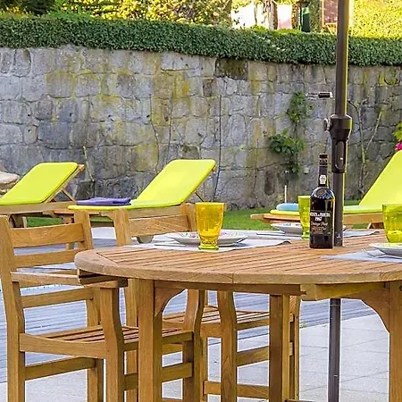 Liiiving In | Garden Pool House * Oporto