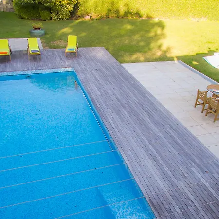 Liiiving In | Garden Pool House * Oporto
