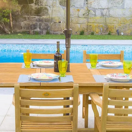 Liiiving In | Garden Pool House Appartement Oporto