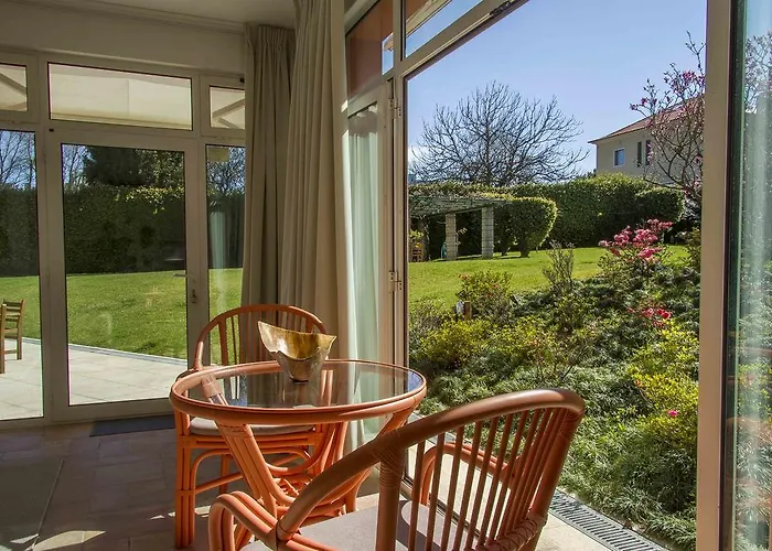 Liiiving In Porto | Oporto Garden Pool House Lägenhet