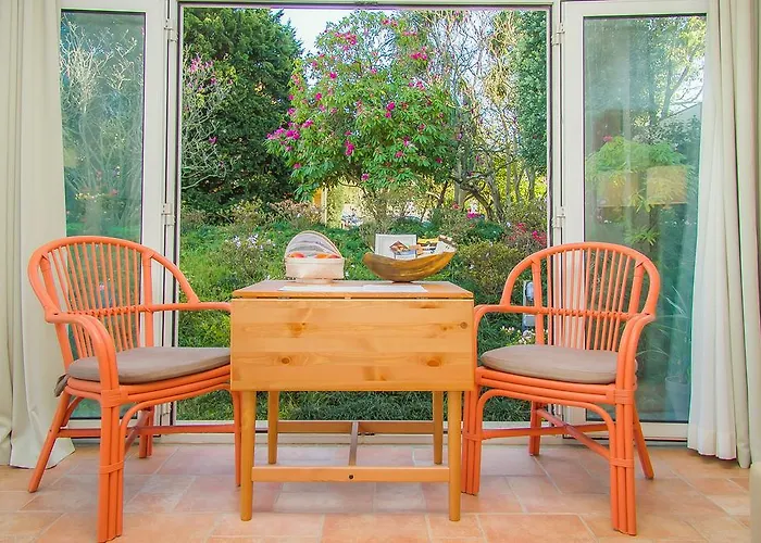 Liiiving In | Garden Pool House Апартаменты