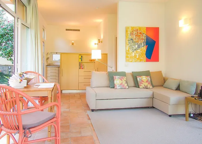 Liiiving In Porto | Oporto Garden Pool House * Oporto