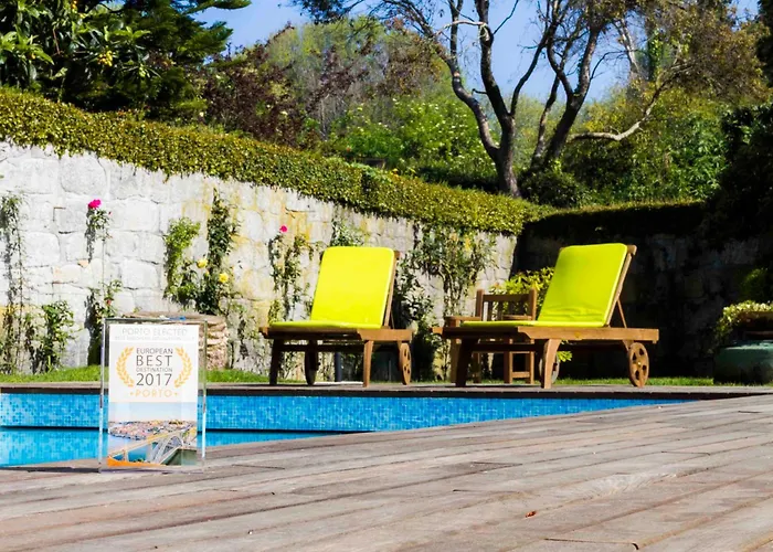 Liiiving In | Garden Pool House Appartement Oporto